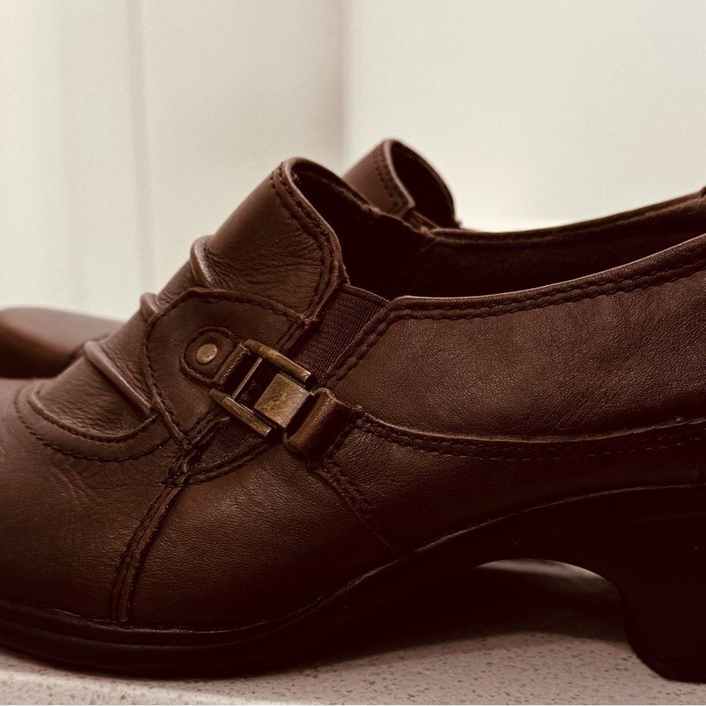 Earth Origins Brown Leather Women's Shoes